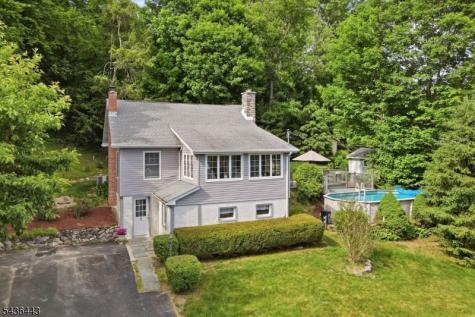 8 Ivan Road West Milford NJ 07480