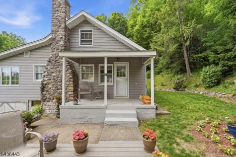 8 Ivan Road West Milford NJ 07480