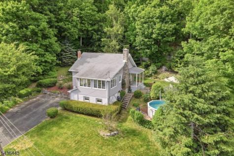 8 Ivan Road West Milford NJ 07480