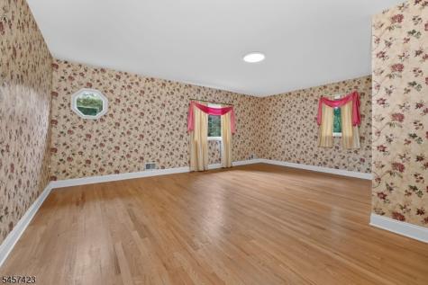 9 Woods Edge Court White NJ 07823
