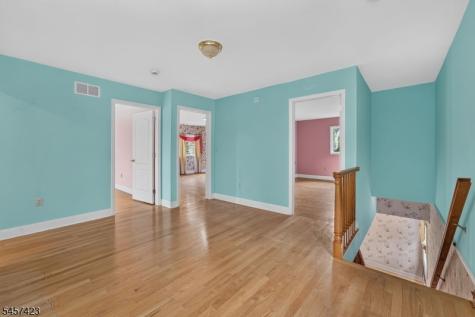 9 Woods Edge Court White NJ 07823