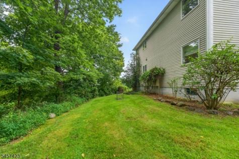 9 Woods Edge Court White NJ 07823