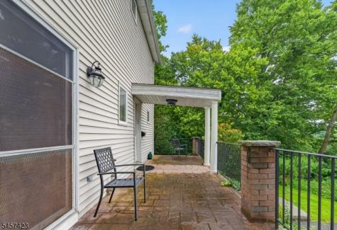 9 Woods Edge Court White NJ 07823