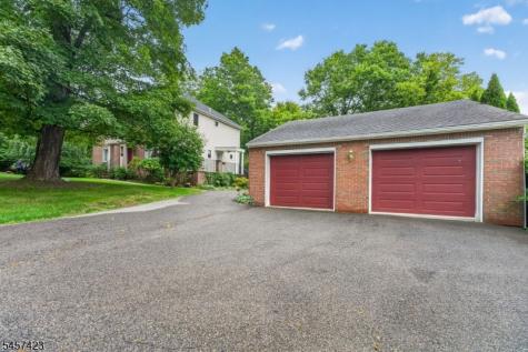 9 Woods Edge Court White NJ 07823