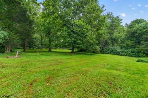 9 Woods Edge Court White NJ 07823