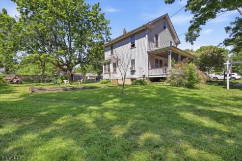 205 5TH Street Belvidere NJ 07823