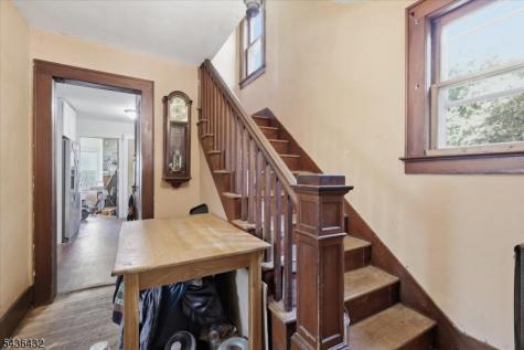 205 5TH Street Belvidere NJ 07823