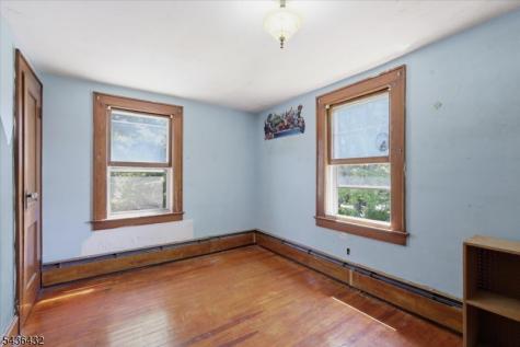 205 5TH Street Belvidere NJ 07823