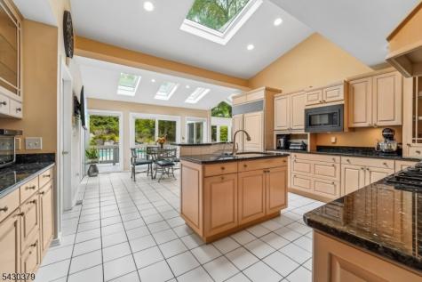 8 Union Hill Road Denville NJ 07834