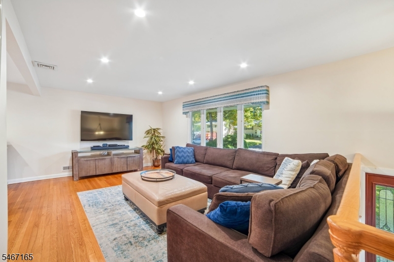 59 Trocha Avenue Livingston NJ 07039