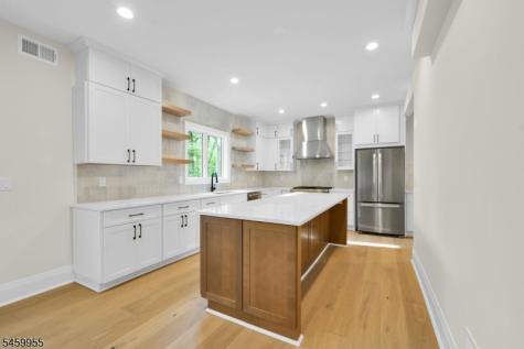 44 Hanover Road Mountain Lakes NJ 07046