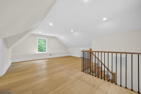 44 Hanover Road Mountain Lakes NJ 07046