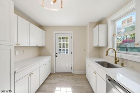 15 Maple Avenue Newton NJ 07860