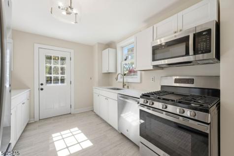 15 Maple Avenue Newton NJ 07860