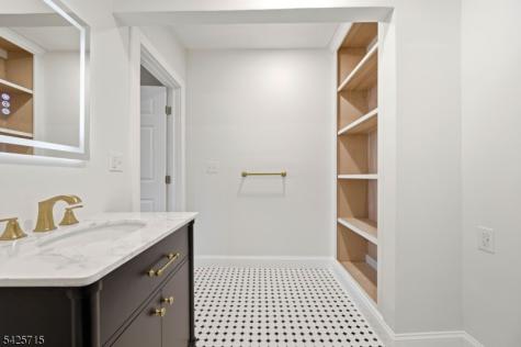 15 Maple Avenue Newton NJ 07860