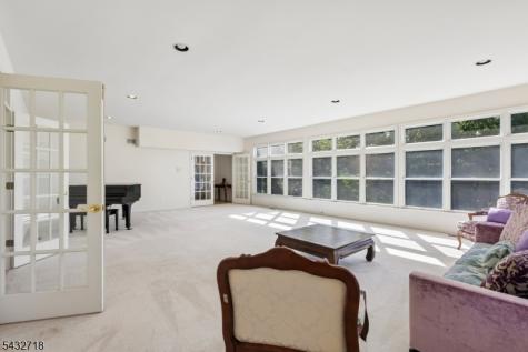 8 Pring Court West Orange NJ 07052