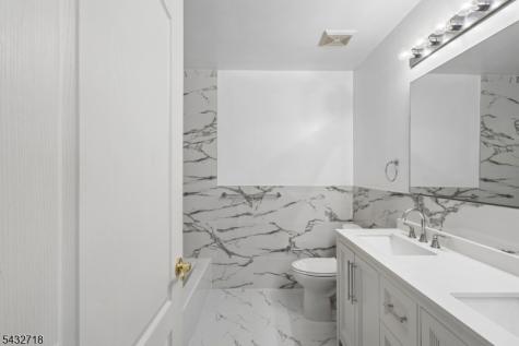8 Pring Court West Orange NJ 07052