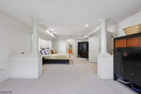 8 Pring Court West Orange NJ 07052