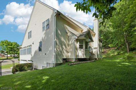 8 Pring Court West Orange NJ 07052