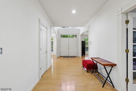 8 Pring Court West Orange NJ 07052
