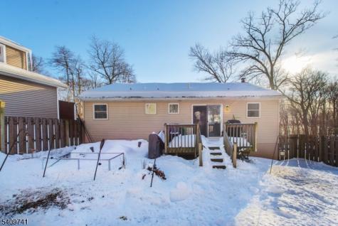 26 Ridgedale Road Jefferson NJ 07849
