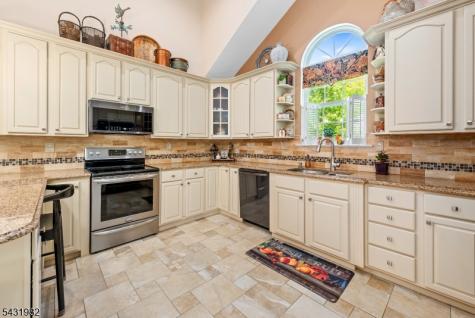 21 Towpath Lane Stanhope NJ 07874