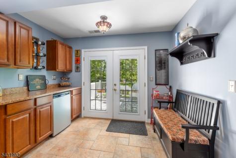 21 Towpath Lane Stanhope NJ 07874