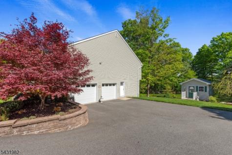 21 Towpath Lane Stanhope NJ 07874