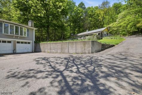 63 Millbrook Road Blairstown NJ 07825