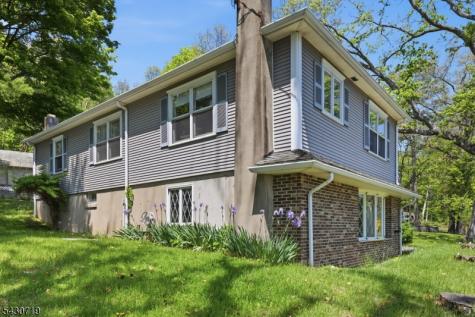 63 Millbrook Road Blairstown NJ 07825