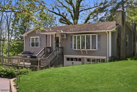 63 Millbrook Road Blairstown NJ 07825