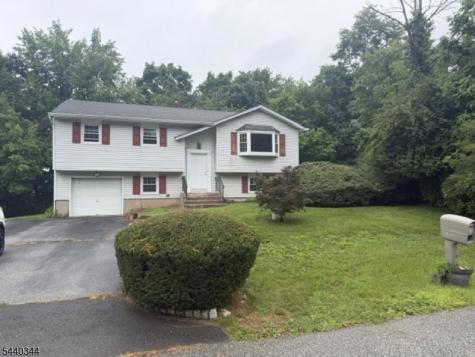 4 Beardslee Hill Drive Franklin NJ 07416