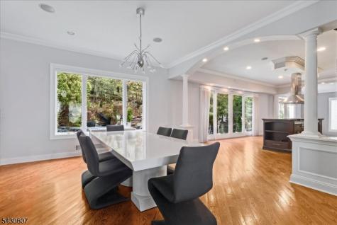 47 Mountainwood Court Totowa NJ 07512