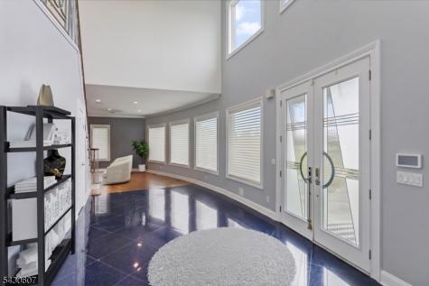 47 Mountainwood Court Totowa NJ 07512