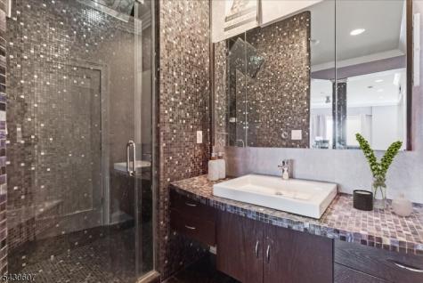 47 Mountainwood Court Totowa NJ 07512