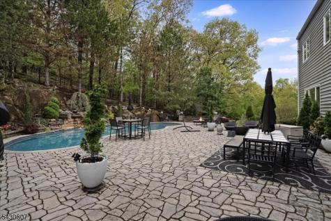 47 Mountainwood Court Totowa NJ 07512