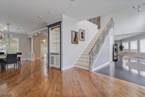 47 Mountainwood Court Totowa NJ 07512