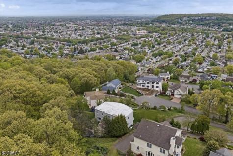 47 Mountainwood Court Totowa NJ 07512