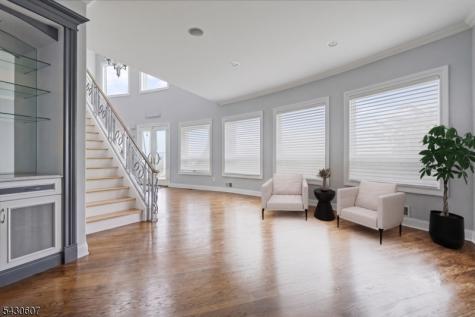 47 Mountainwood Court Totowa NJ 07512