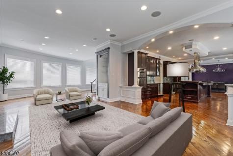 47 Mountainwood Court Totowa NJ 07512