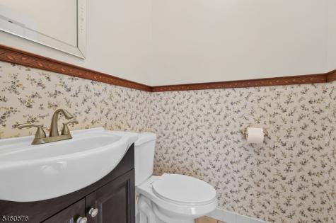 280 Stonehenge Drive Lopatcong NJ 08865
