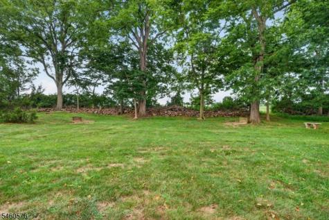 280 Stonehenge Drive Lopatcong NJ 08865