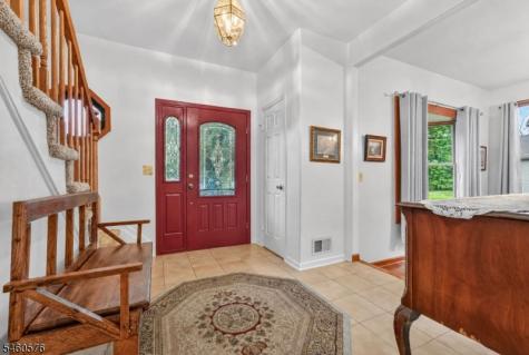280 Stonehenge Drive Lopatcong NJ 08865