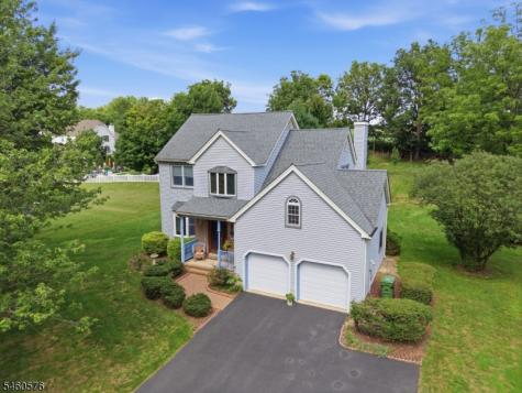 280 Stonehenge Drive Lopatcong NJ 08865