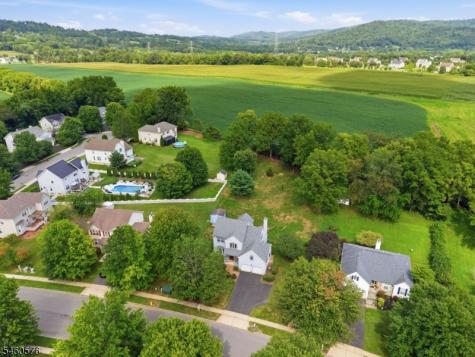 280 Stonehenge Drive Lopatcong NJ 08865