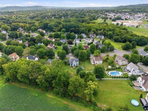 280 Stonehenge Drive Lopatcong NJ 08865