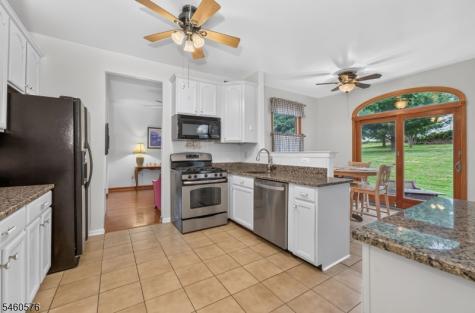 280 Stonehenge Drive Lopatcong NJ 08865