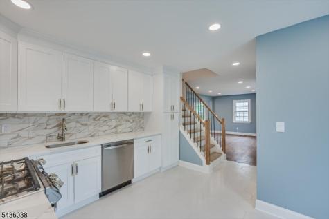 311 W 3rd Avenue Roselle NJ 07203