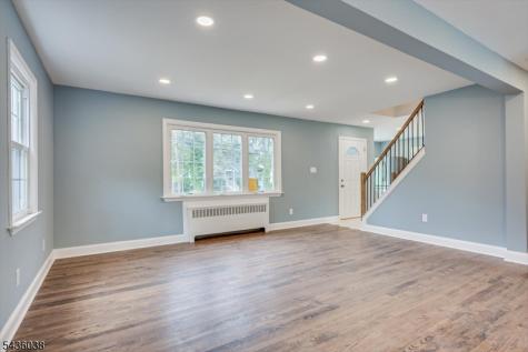 311 W 3rd Avenue Roselle NJ 07203