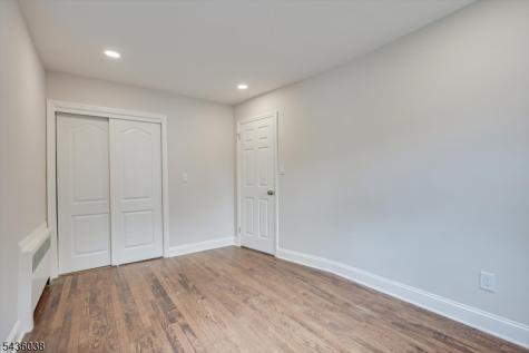 311 W 3rd Avenue Roselle NJ 07203